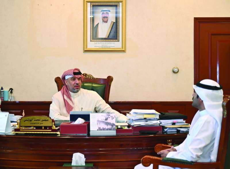 الهاشمي مُتحدّثاً للزميل نايف كريم 