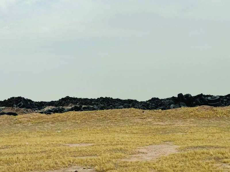 تلال الإطارات في السالمي