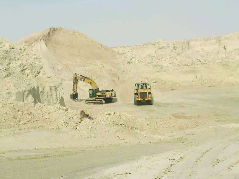 من أعمال عقد الطرق في جنوب سعدالعبدالله