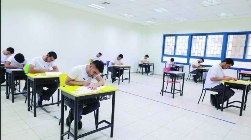 لجنة اختبار في ثانوية الأصمعي