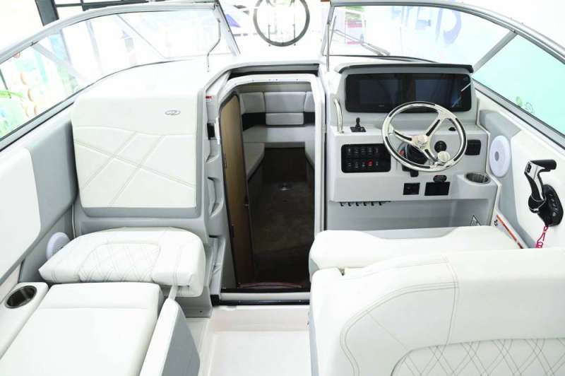 غرف واسعة في طراد «REGAL» 