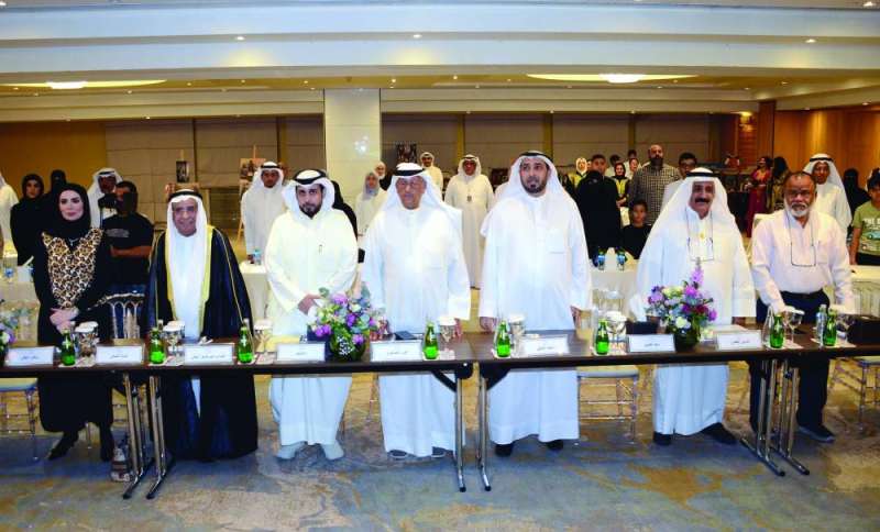 إبراهيم البغلي وحوراء البغلي وسلمي المطيري في مقدمة حضور الحفل 