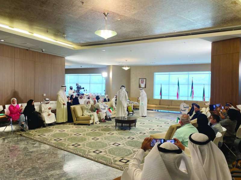 الوزير يُهنّئ أولياء الأمور بتفوق أبنائهم 