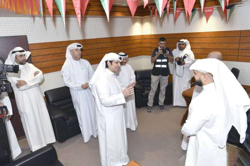 جانب من جولة الوزير في عدد من قطاعات الوزارة 