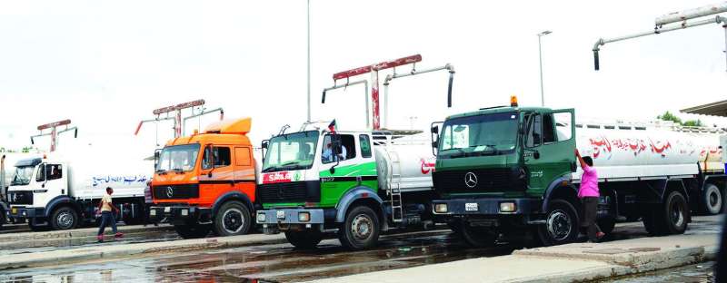 


أهالي المطلاع يشكون من شح مياه الشرب 