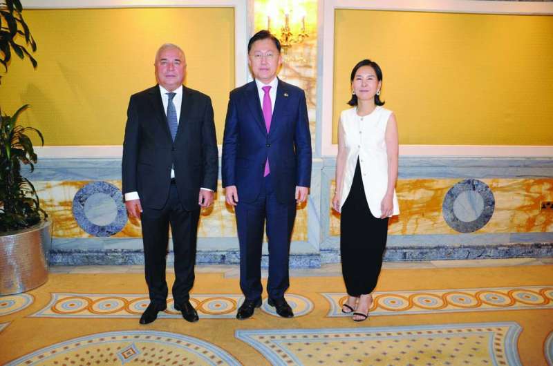 السفير الكوري وزوجته والسفير زبيدوف