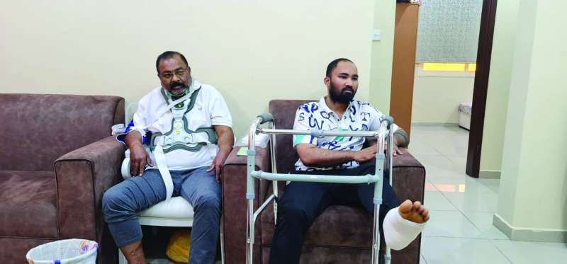 


اثنان من الناجين قفزا من الطابق الثاني 