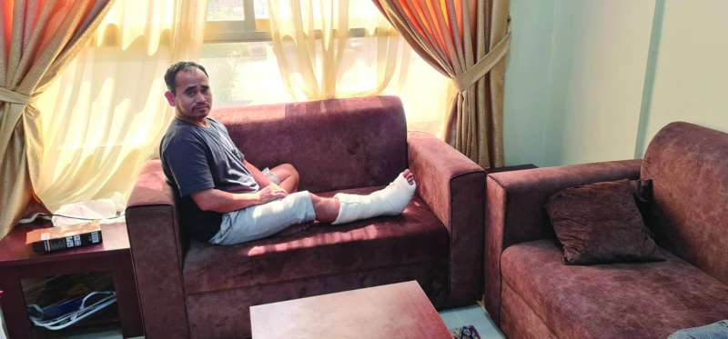 


مصاب كُسِرت قدمه لدى قفزه من الشرفة 