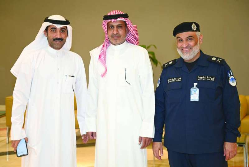 اللواء حامد الدواس واللواء عيد العويهان والزميل نايف كريم 