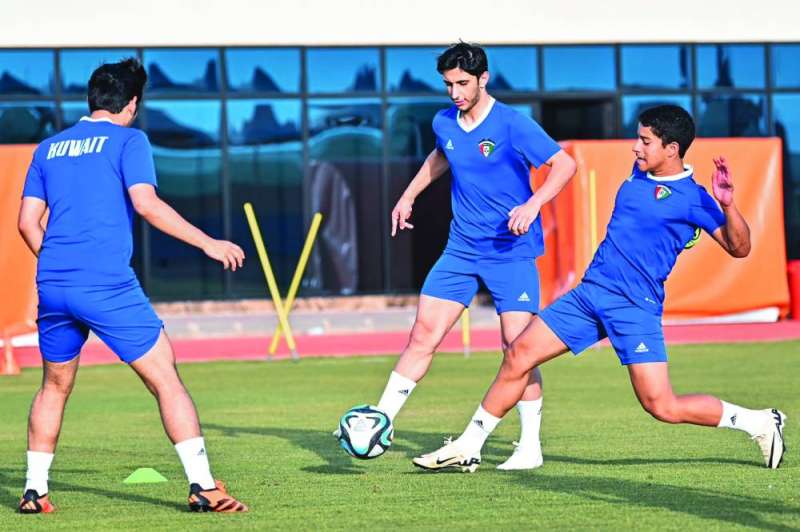 


جانب من تدريبات منتخب الشباب بالطائف 