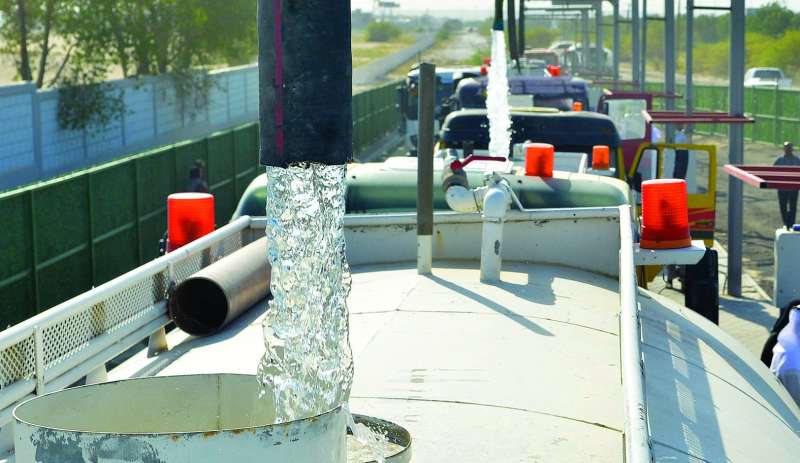 


المياه تتدفق 