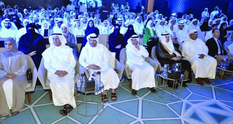 مقدم الحضور في حفل تخريج طلبة مركز صباح الأحمد للموهبة والإبداع