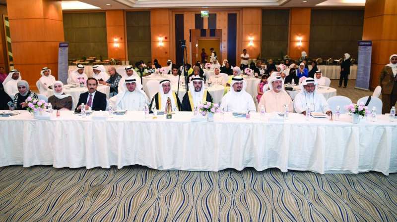 إبراهيم البغلي وخالد العجمي في مقدمة حضور الحفل (تصوير سعود سالم)