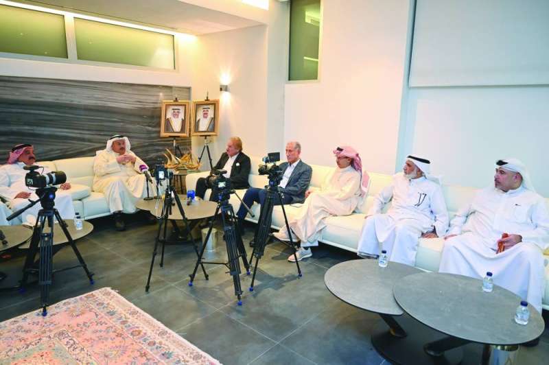 المتحدثون في الجلسة الحوارية