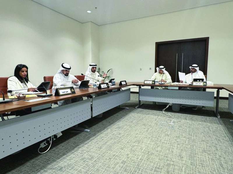 اجتماع اللجنة القانونية والمالية