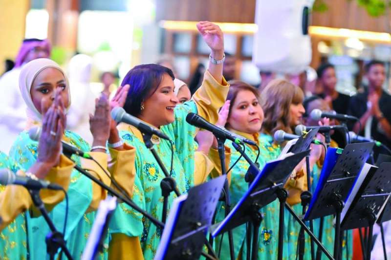 


الفرقة النسائية أشعلت الأجواء 