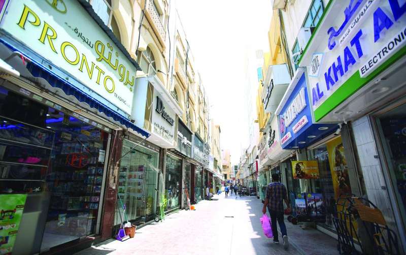 سوق مرشد في دبي يشتمل على العديد من المرافق والمحلات المهمة