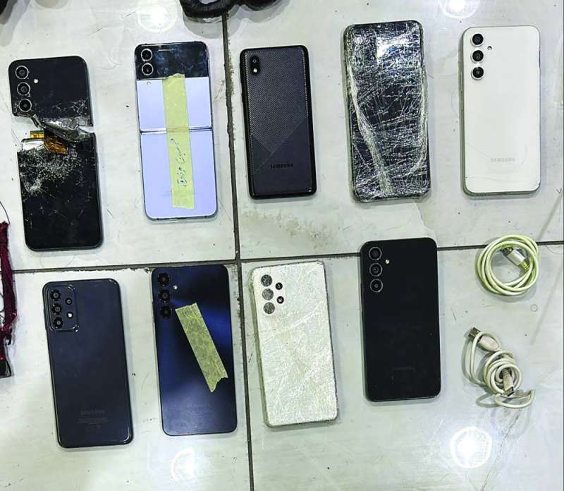 


هواتف مضبوطة 