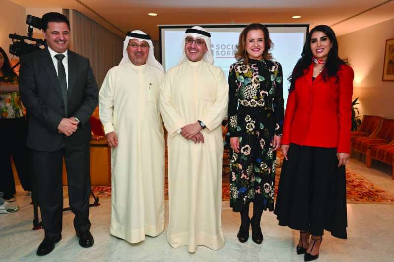 


الناصر والماجد مع سفراء فرنسا والأردن والبحرين 