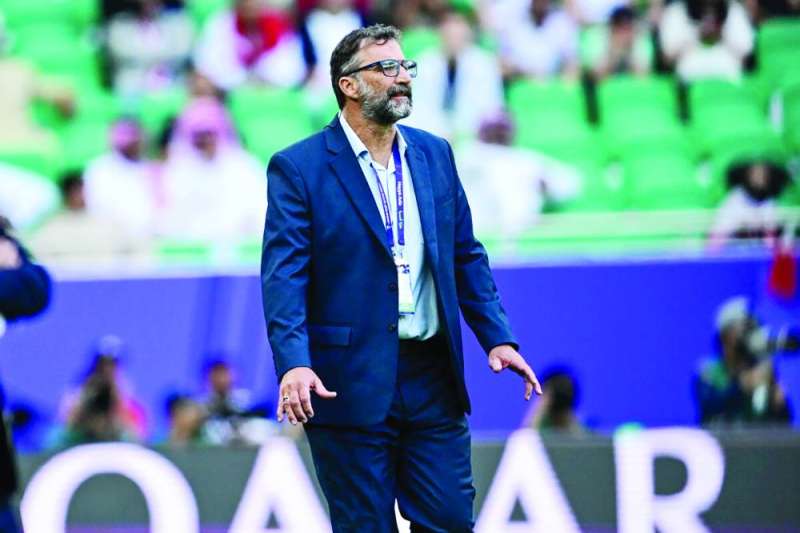 بيتزي خلال قيادته البحرين في كأس آسيا الأخيرة
