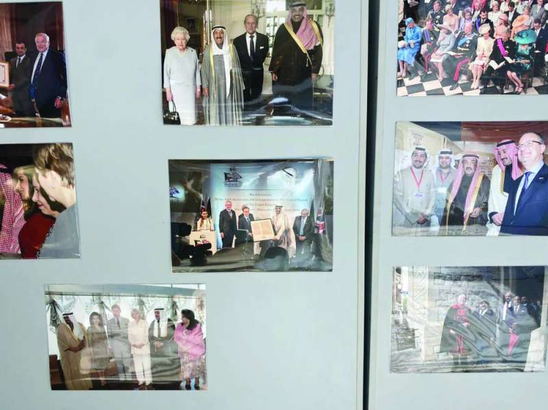 ... وجانب من الصور المعروضة