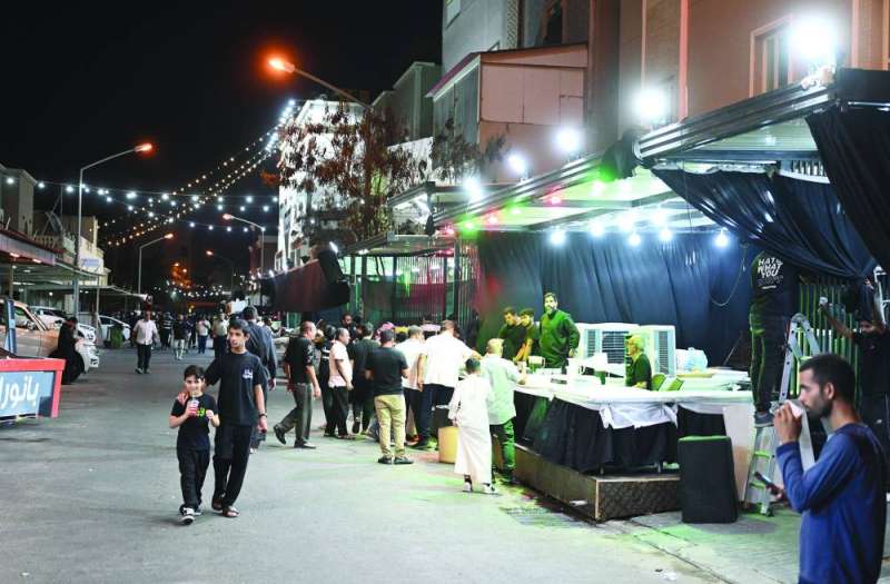 أجواء أمان واطمئنان أمام الحسينية 