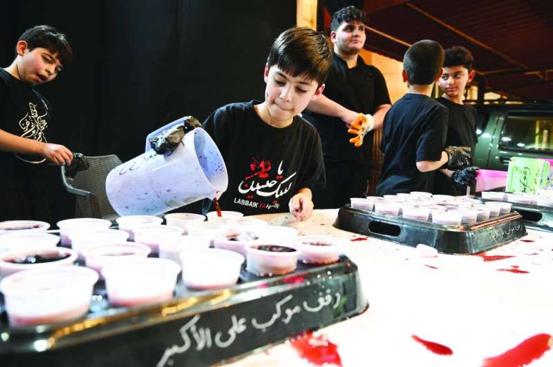 تحضير المشروبات 		 (تصوير أسعد عبدالله) 