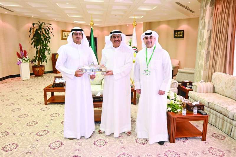 


تكريم محافظ الجهراء للبنك التجاري 