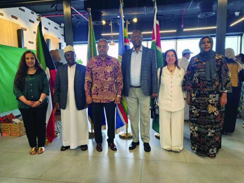 بعض سفراء القارة الأفريقية مع الدكتورة أميرة الحسن 