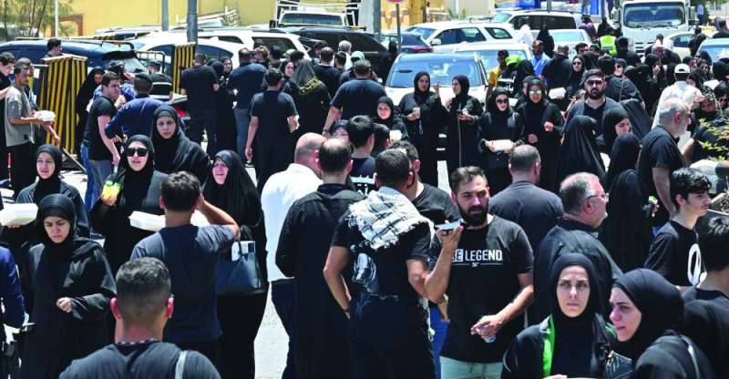 


من أمام إحدى الحسينيات 