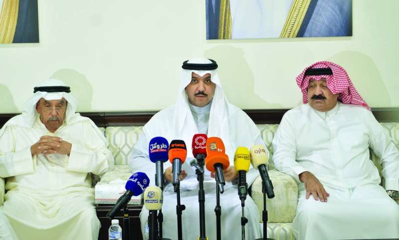 العبدالله متحدثاً خلال حفل تسليمه الرئاسة الفخرية 