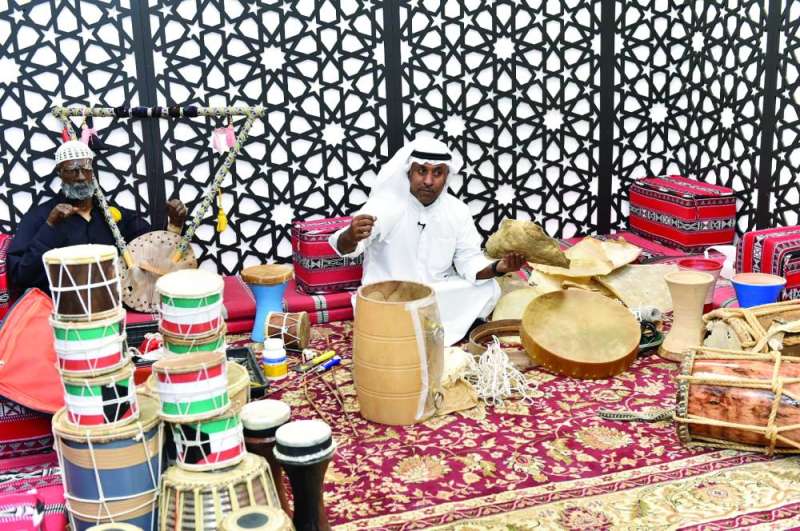 


العسعوسي يشرح عن الإيقاعات البحرية 