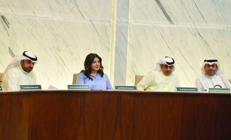 قيادات البلدية حاضرة في الجلسة 