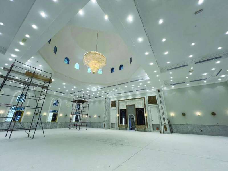 المسجد من الداخل 