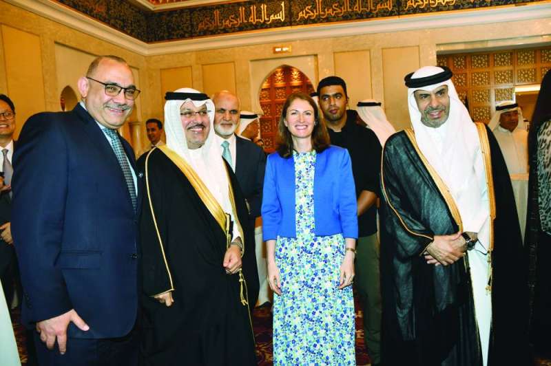 


سفراء قطر وبريطانيا والبحرين والعراق خلال الحفل 