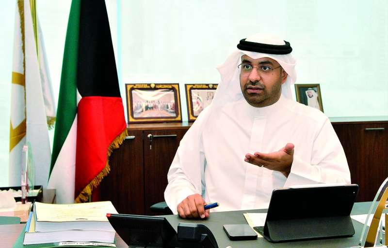 


فهد العبدالجادر خلال اللقاء مع «الراي» 	(تصوير سعود سالم) 