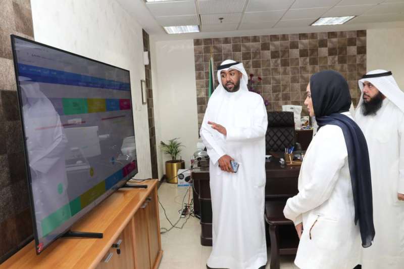 الحويلة خلال زيارتها لاتحاد الجمعيات التعاونية