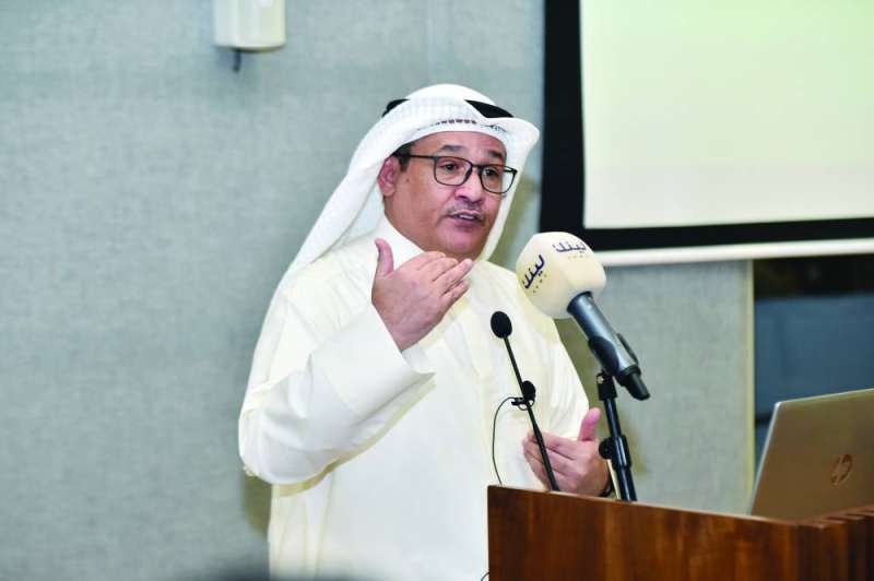 ناصر الشيخ متحدثاً