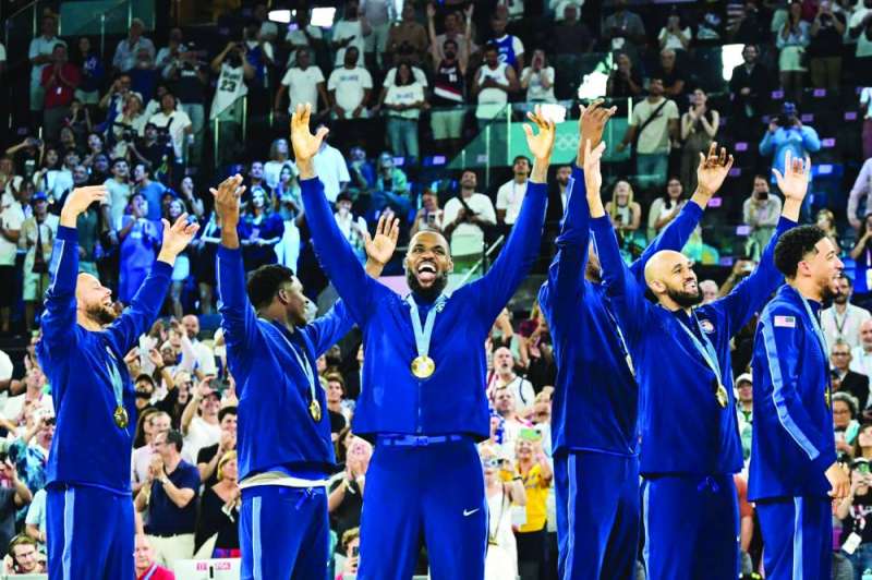 لاعبو منتخب أميركا متوجون بالذهب