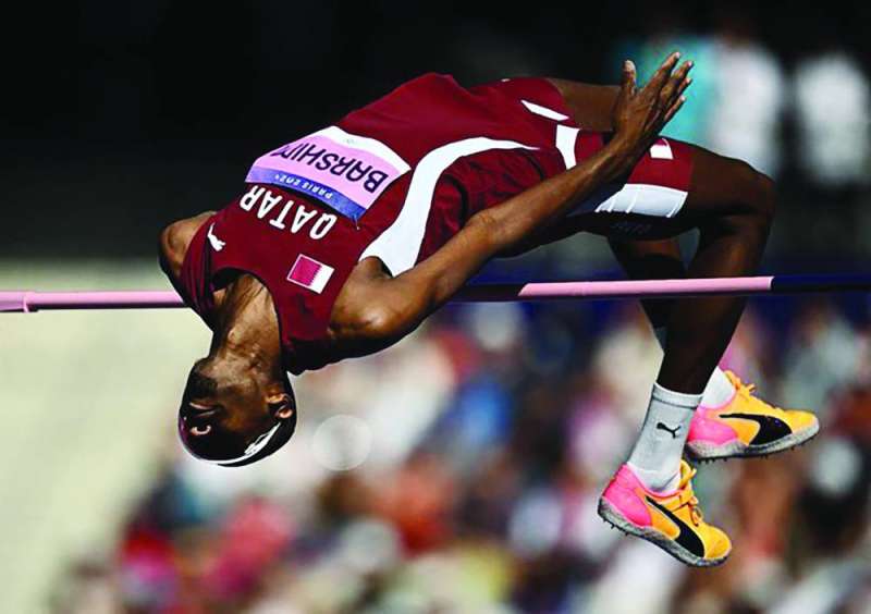 


معتز برشم خلال المنافسة في الوثب العالي 