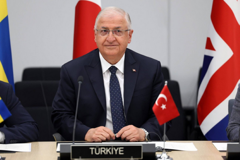 وزير الدفاع التركي