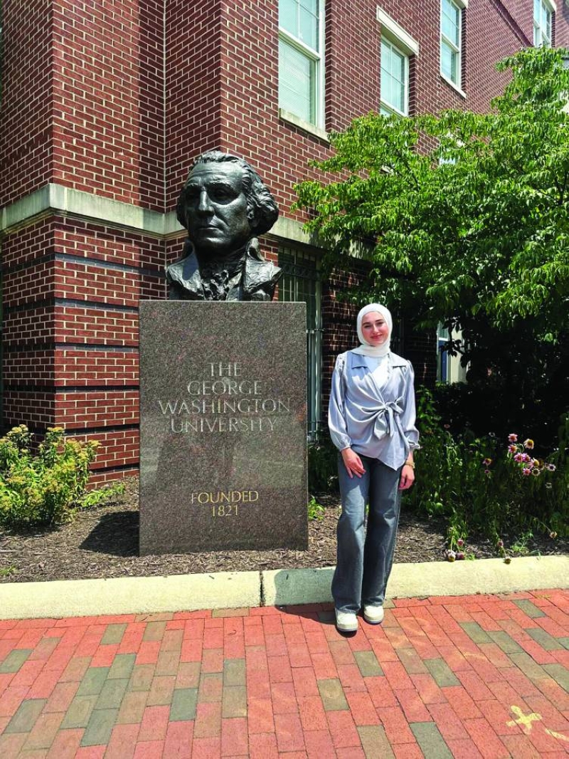الطالبة يارا طومان في جامعة جورج واشنطن