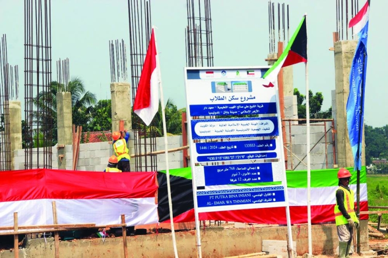 جانب من أعمال المشاريع الجديدة في قرية اللهيب