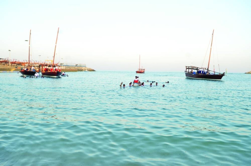 


سفن الغوص خلال عودتها 