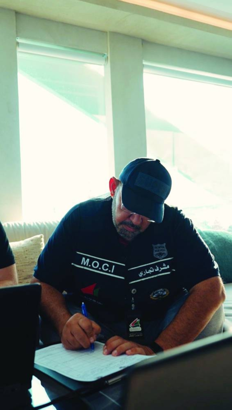 


ممثل «التجارة» أثناء السحب 