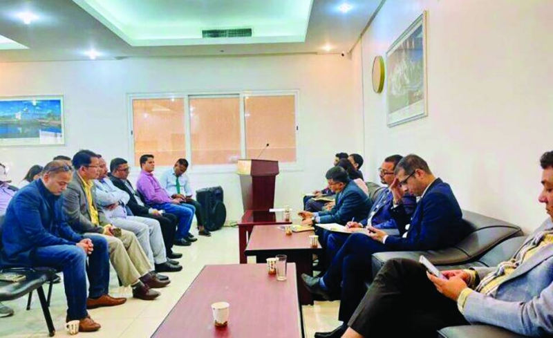 جانب من اجتماع السفير النيبالي مع عدد من أبناء جاليته