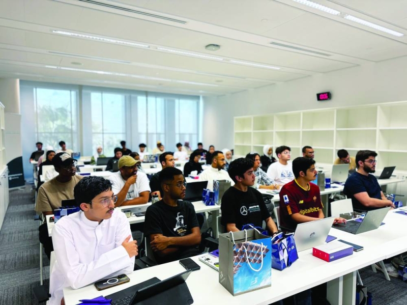 


المشاركون خلال اليوم الأول من البرنامج 