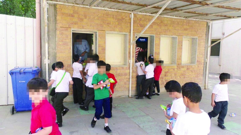 «التربية» تشدد على المقاصف المدرسية الالتزام بالاشتراطات الصحية في الأغذية والمشروبات
(صورة أرشيفية)