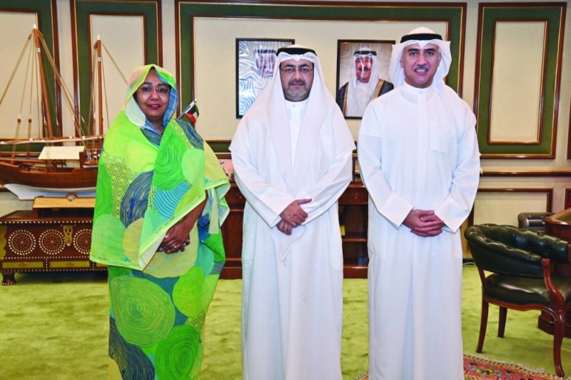 المحافظ متوسطاً الطاهر والشطي