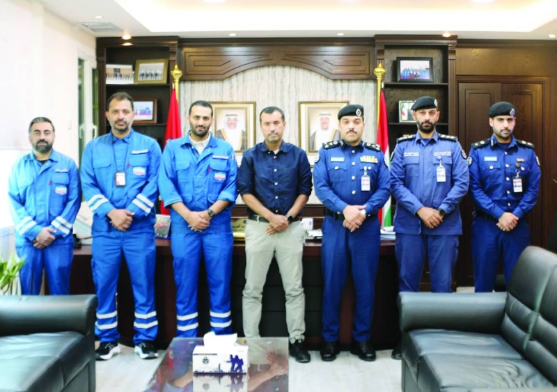 لقطة جماعية لقياديي الإطفاء وممثلي «إيكويت»